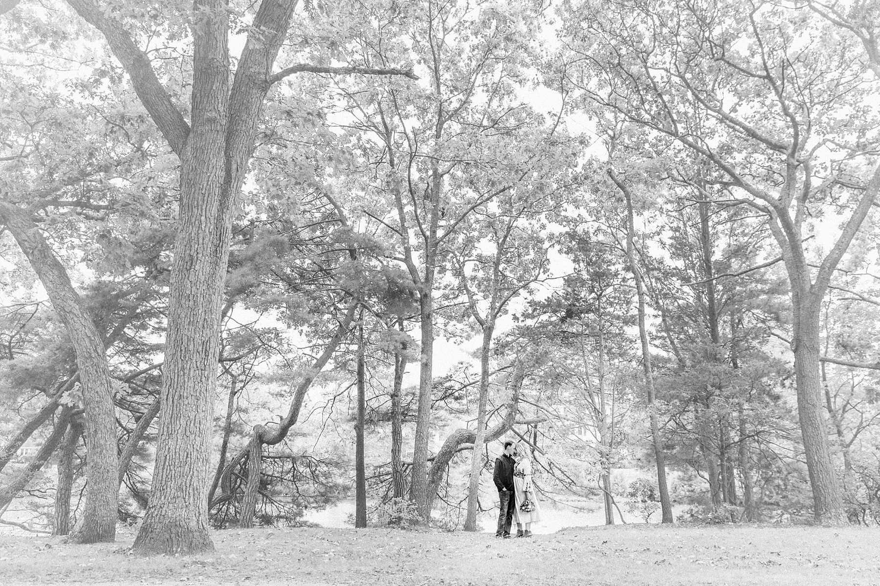 spring-lake-nj-engagement-session-cloudy-day-beach_0005.jpg