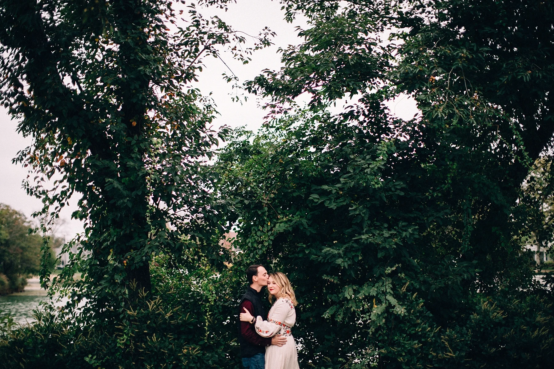 spring-lake-nj-engagement-session-cloudy-day-beach_0010.jpg