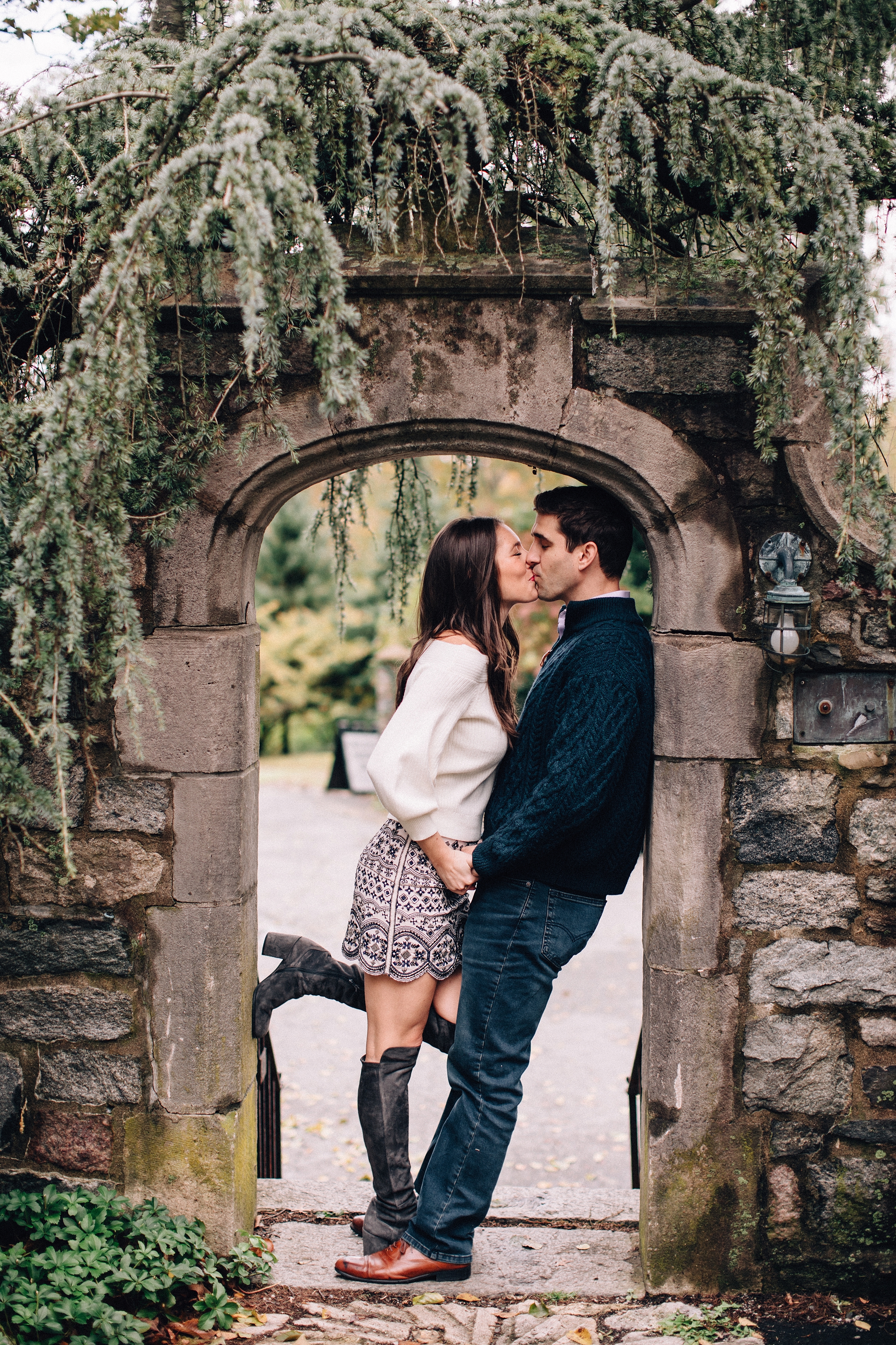 castle-fall-engagement-session-north-jersey-photographer_0011.jpg