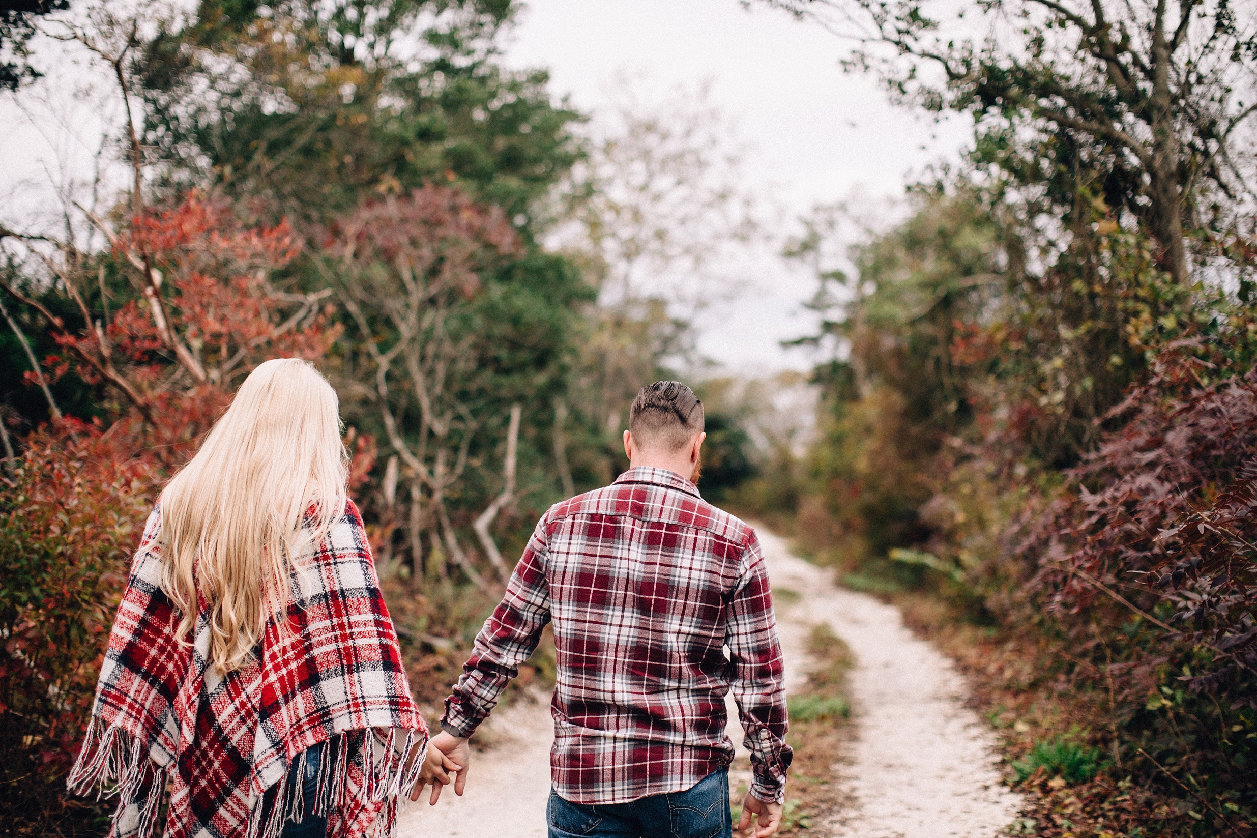 long-island-beach-engagement-session-nj-wedding-plaid-couple_0009.jpg