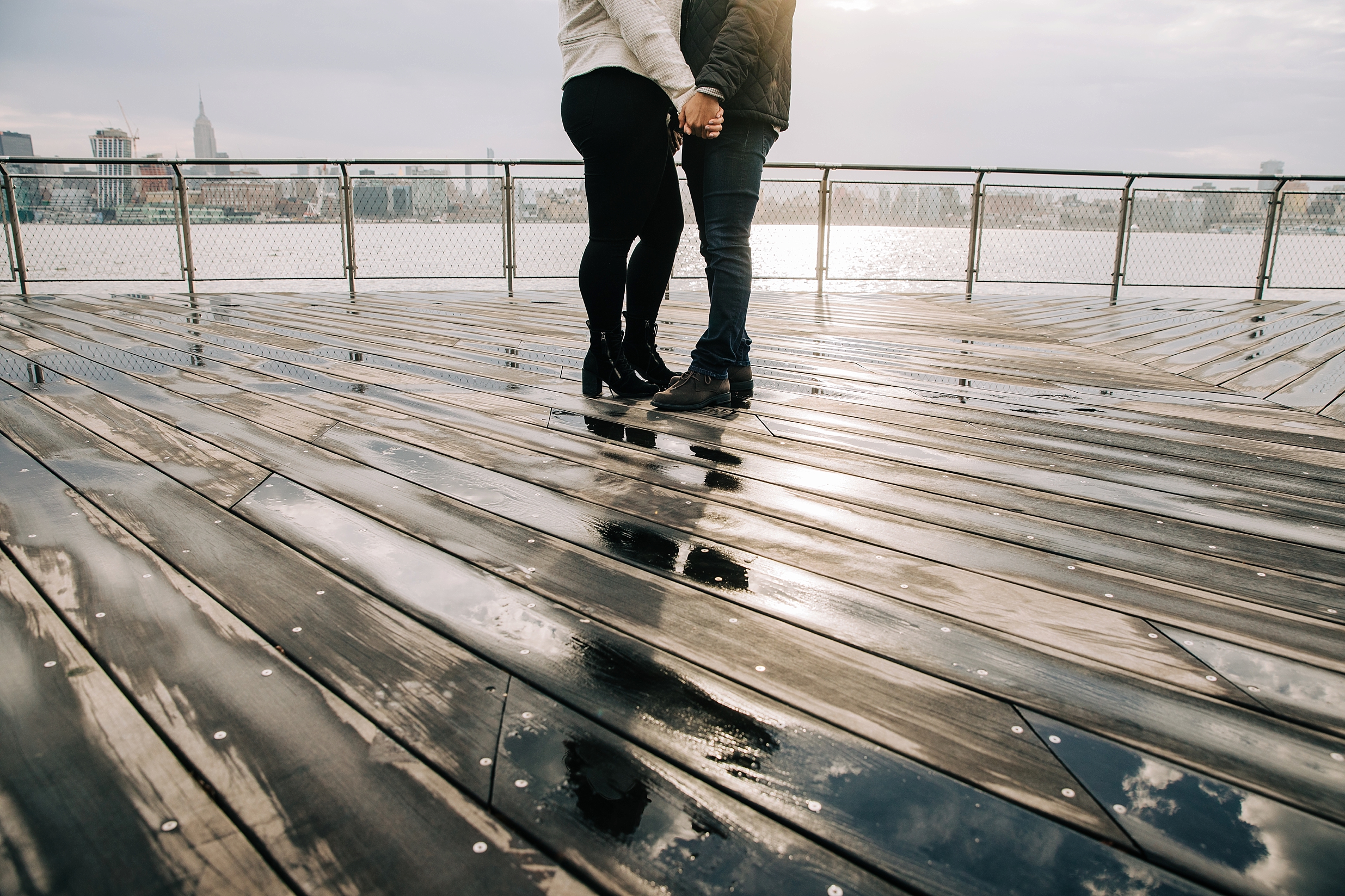 hoboken-engagement-session-pilot-winter-rainy-wedding_0008.jpg