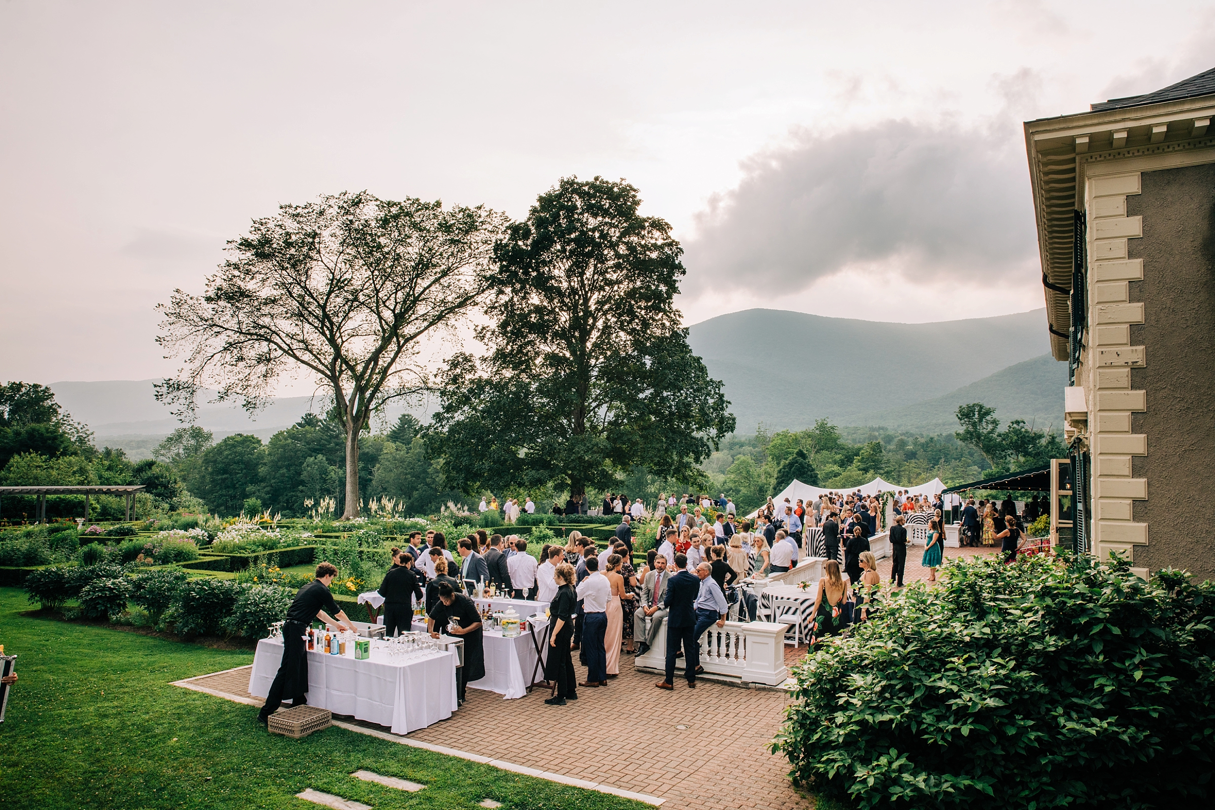 hildene-vermont-wedding-photos-outdoor-estate_0050.jpg