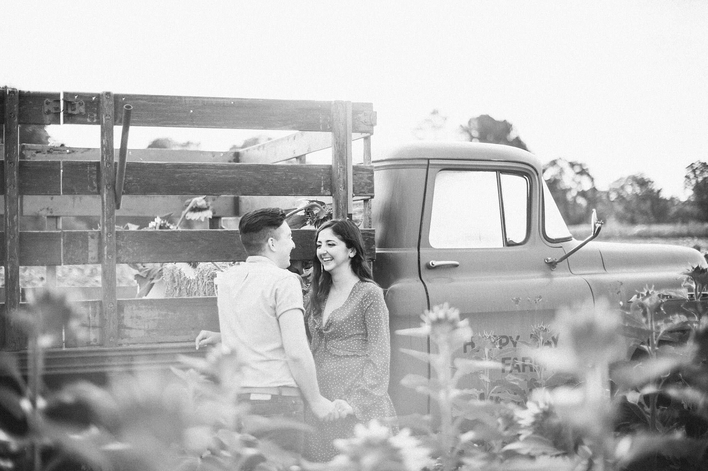 sunflower-field-engagement-session-nj_0016.jpg