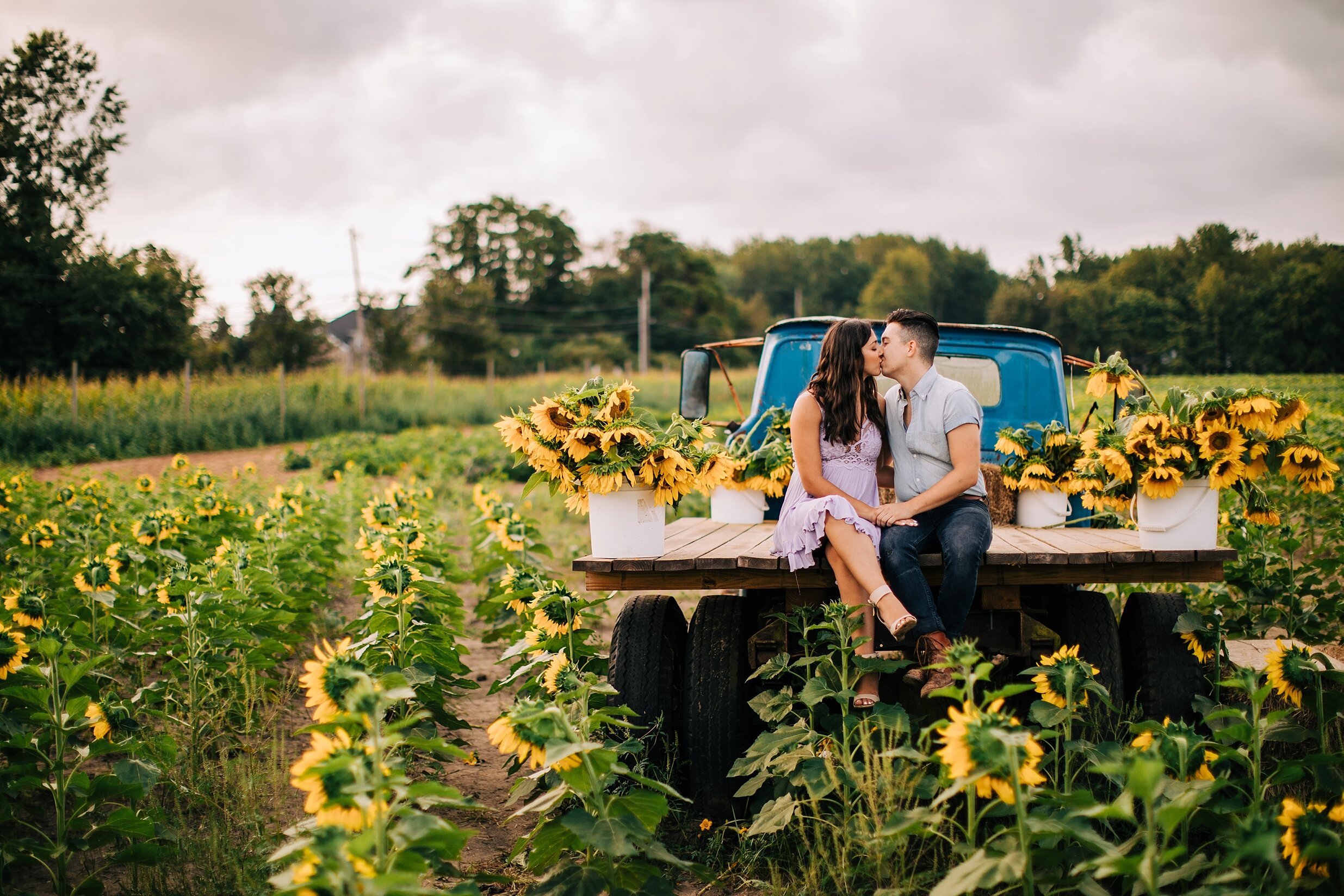 sunflower-field-engagement-session-nj_0019.jpg