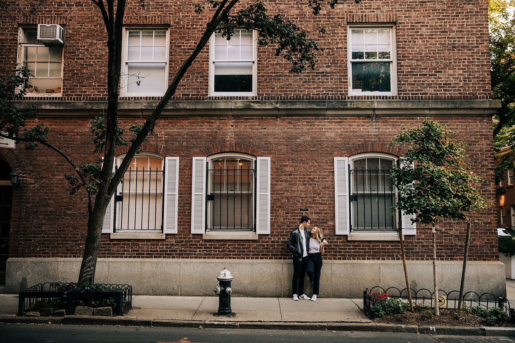 NYC-sunrise-engagement_session_skyline_west_Village_0011.jpg