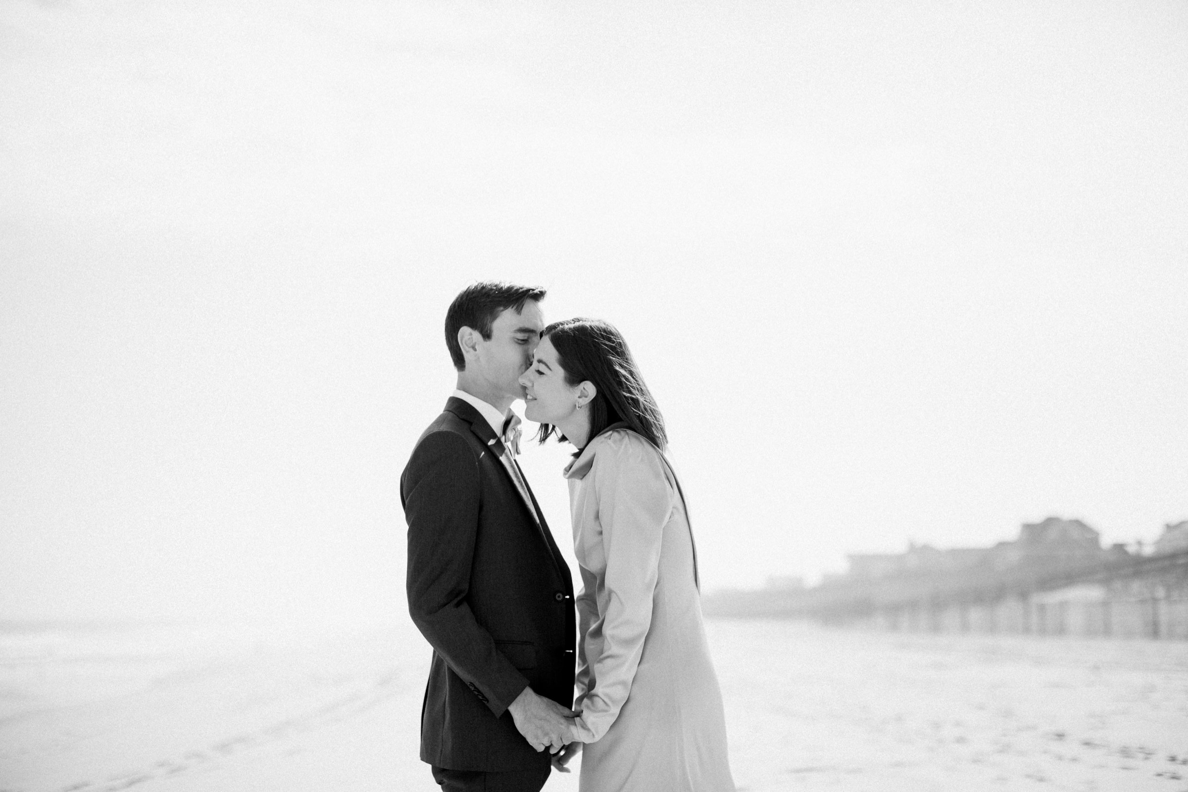 11_bay head yacht club wedding couples portrait.jpg