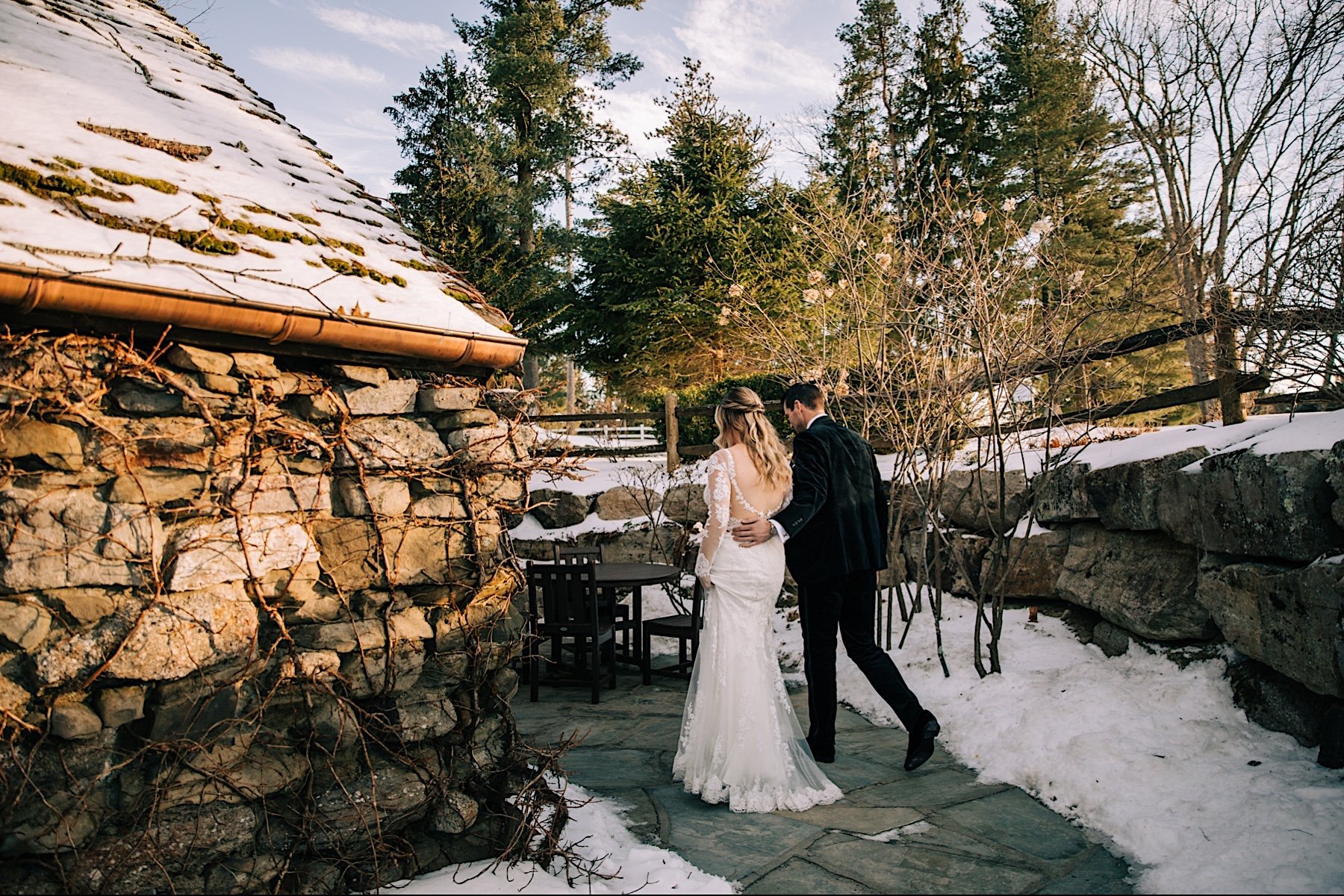 11_couples portraits in the snow lakeside winter wedding.jpg