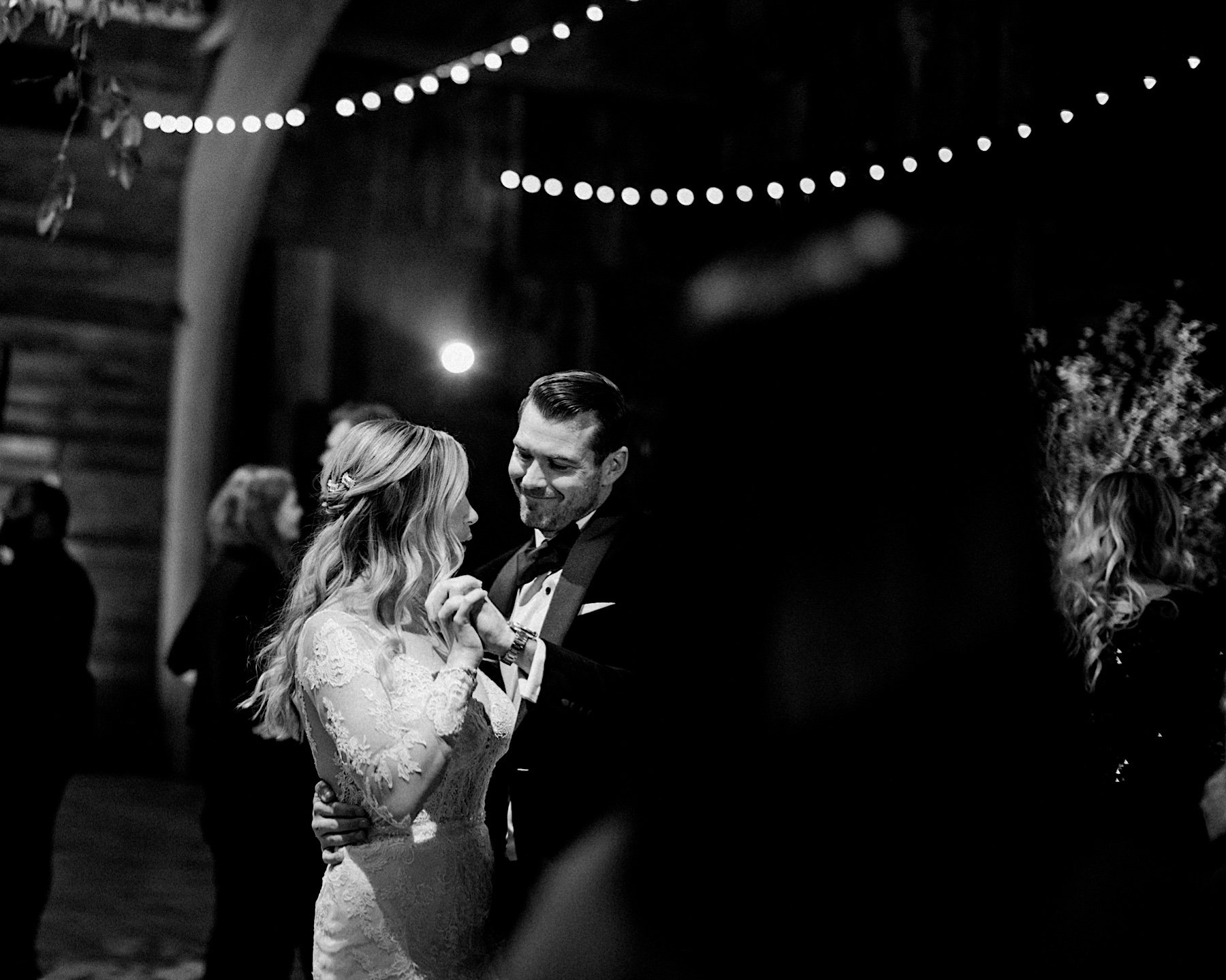 32_bride and groom dancing photos hudson valley wedding reception.jpg