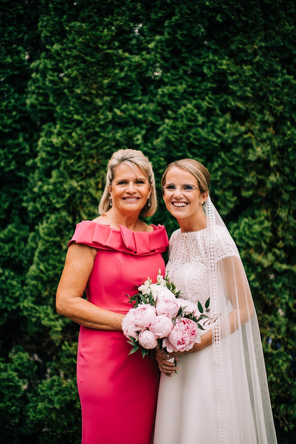 19_bride portrait with mom essex ave wedding.jpg