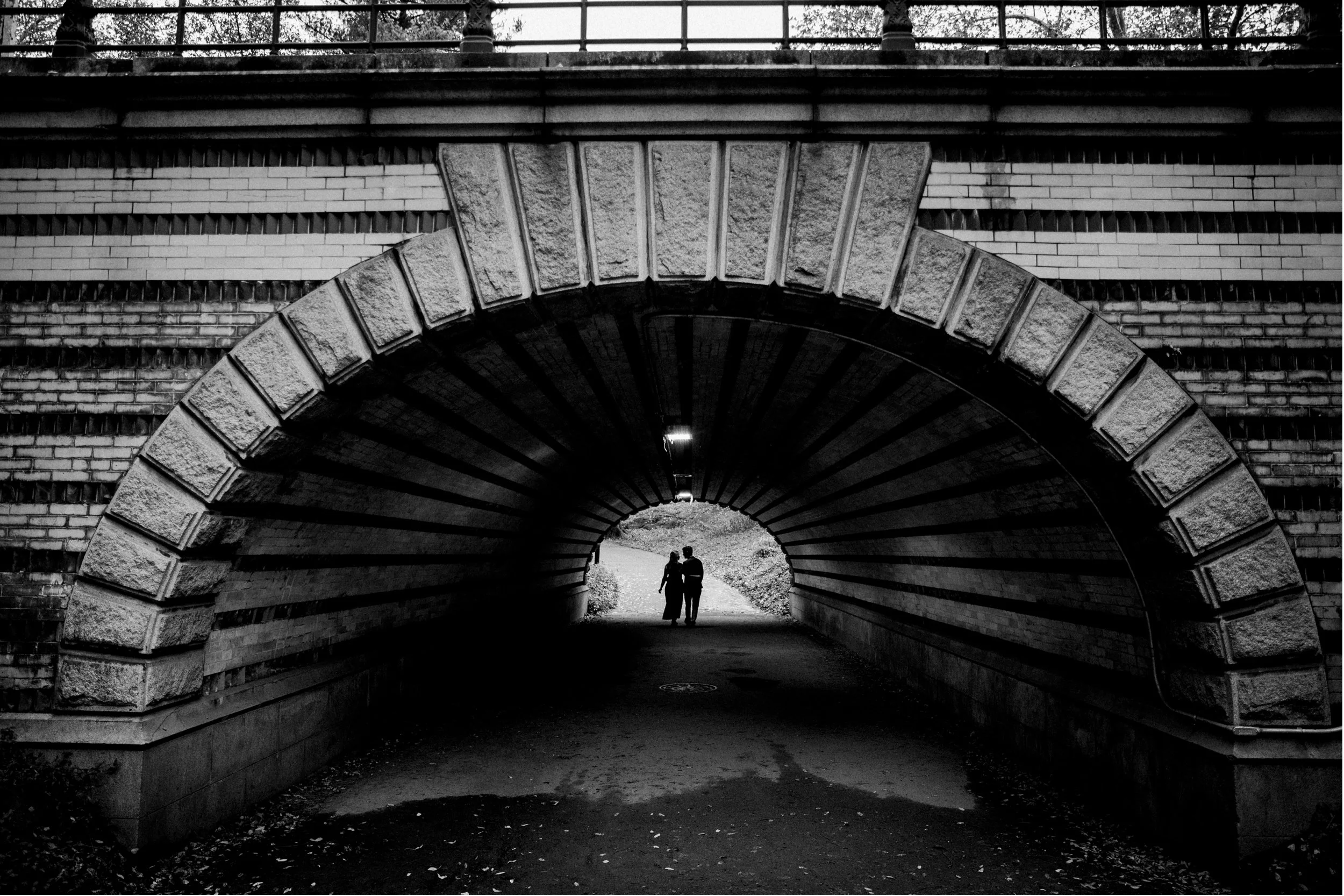 04_twilight engagement session new york city central park.jpg
