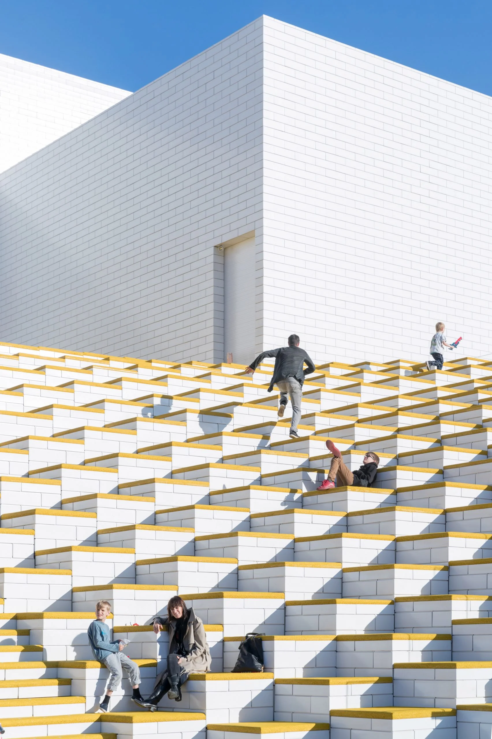 lego-house-big-photographs-iwan-baan-billund-denmark-architecture_dezeen_2364_col_6-1704x2556.jpg