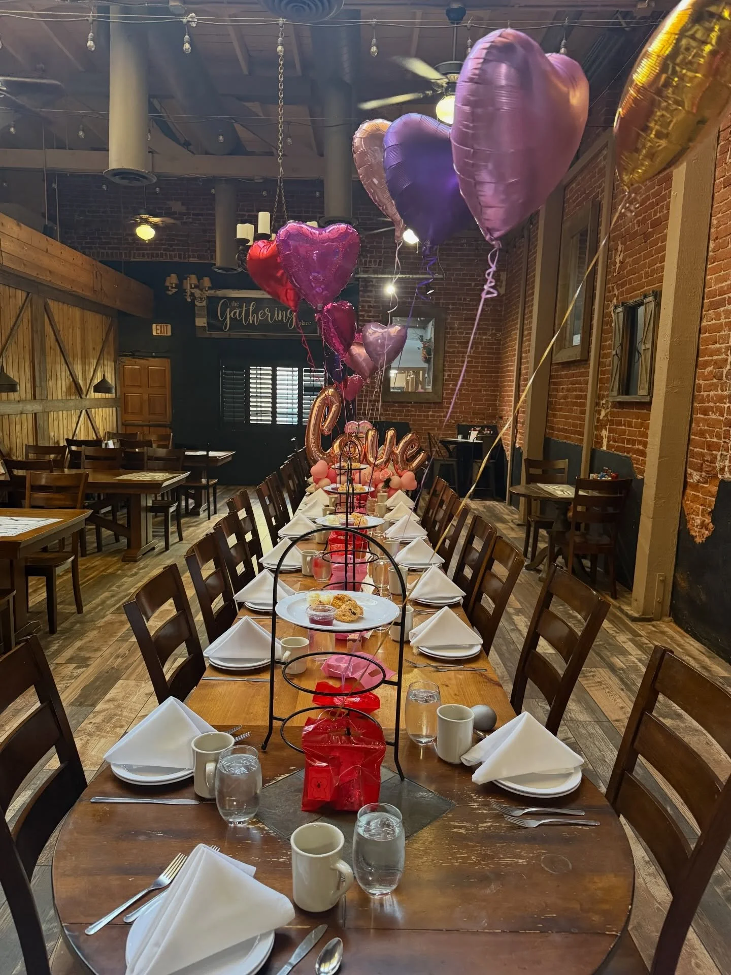 Sweet memories from our Valentine&rsquo;s Tea Party at @the_eating_room. 💕

Thank you to all of our studio families who joined us for such a special afternoon.🤍