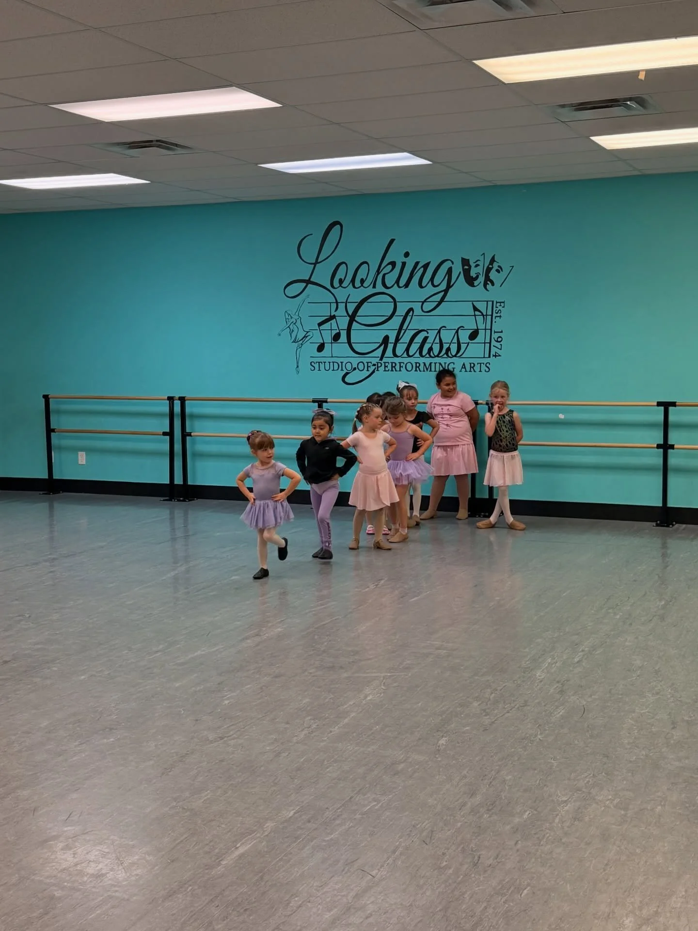 Little dancers showing up and showing out every week.
Classes for all ages.
📍 Redlands, CA | Link in bio for class info.
#Redlands #DanceStudio #KinderDance