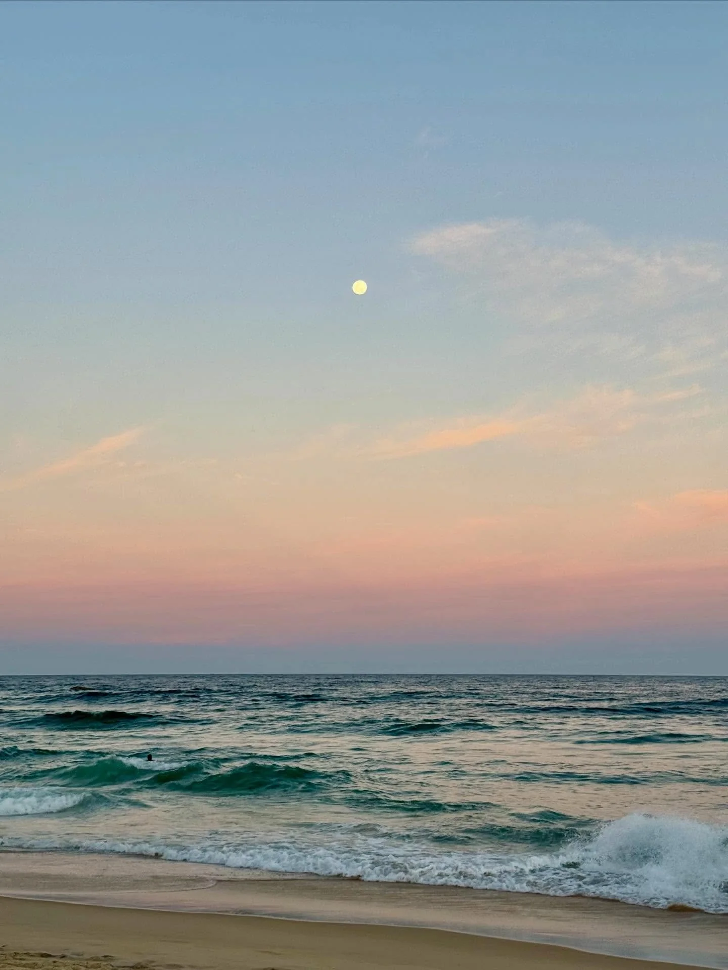 Last full moon of the year - and another vibrant super moon 🌕 - shines upon us today, Friday 5 December.

According to @sarahwilder__ This moon lights up communication, learning and the stories we tell ourselves. With Gemini&rsquo;s curiosity meetin