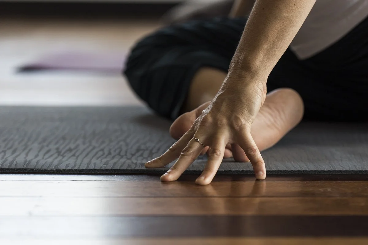 The "Powerhouse" Secret: How Mat Pilates Supports Your Yoga Practice