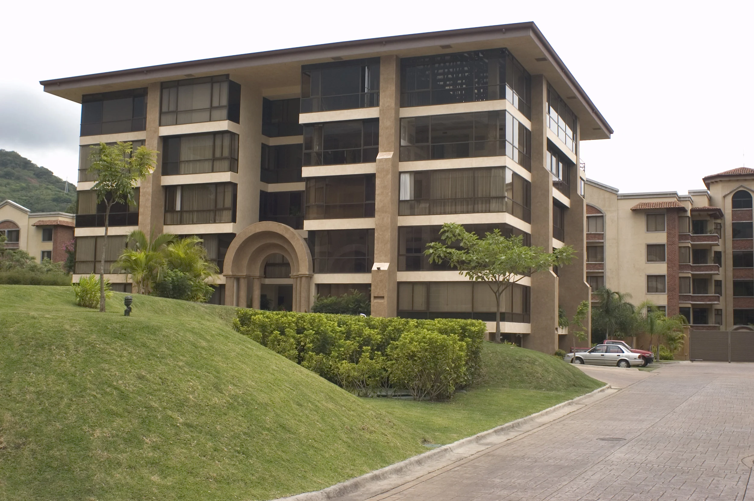 Cisneros12.jpg