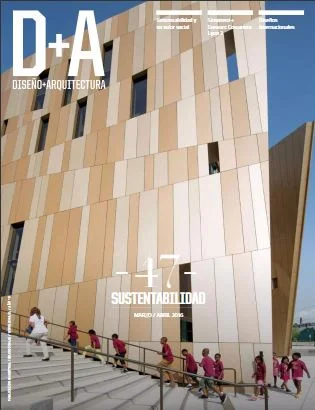 D+A (Diseño + Arquitectura), Vol. 47, March/April 2016. “Casa Heptágono: Optimización De Espacios y Recursos.” Magdalena Dueñas, ed. p. 4, 56-57