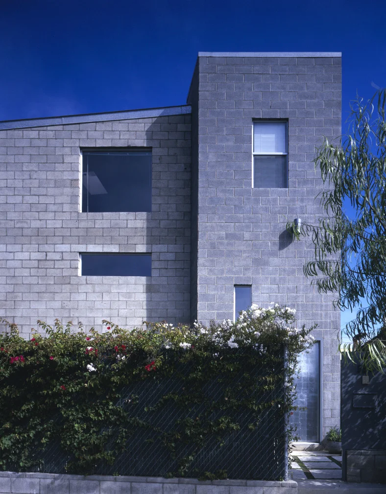 exterior 1.jpg