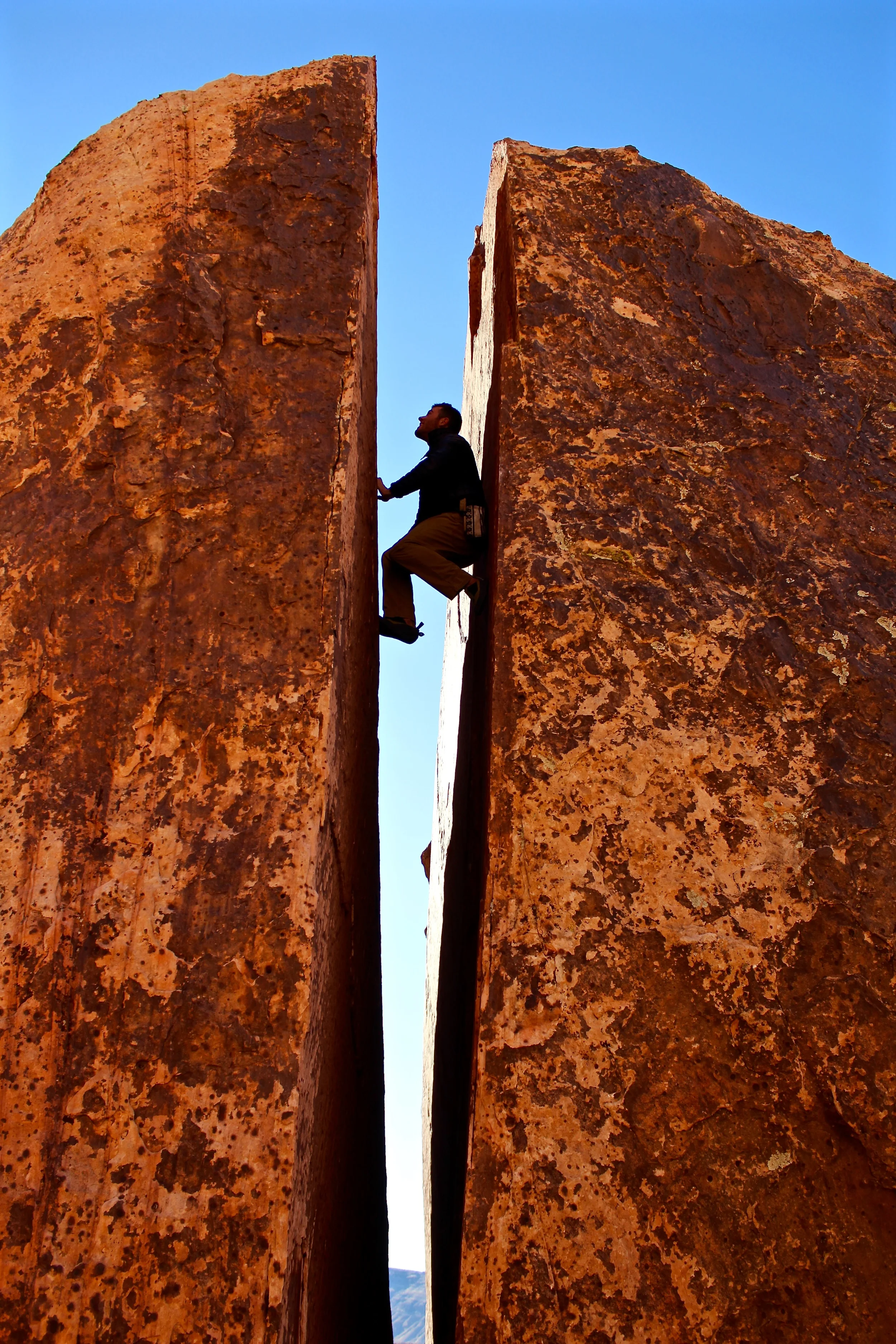 Josh Lowy - Plummer's Crack Photo By: Eric Chung
