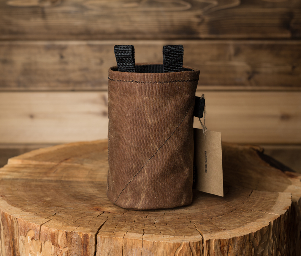 WAX-CANVAS-chalkbag-reddish-brown-BACK-.jpg