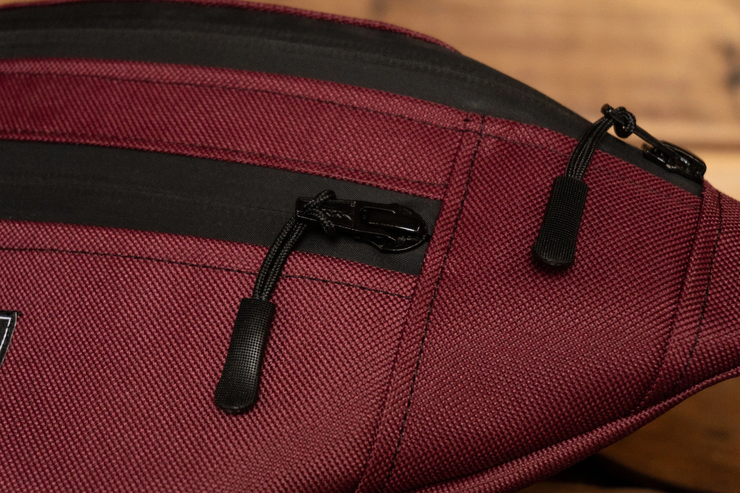 fannypack _wine zipper.jpg