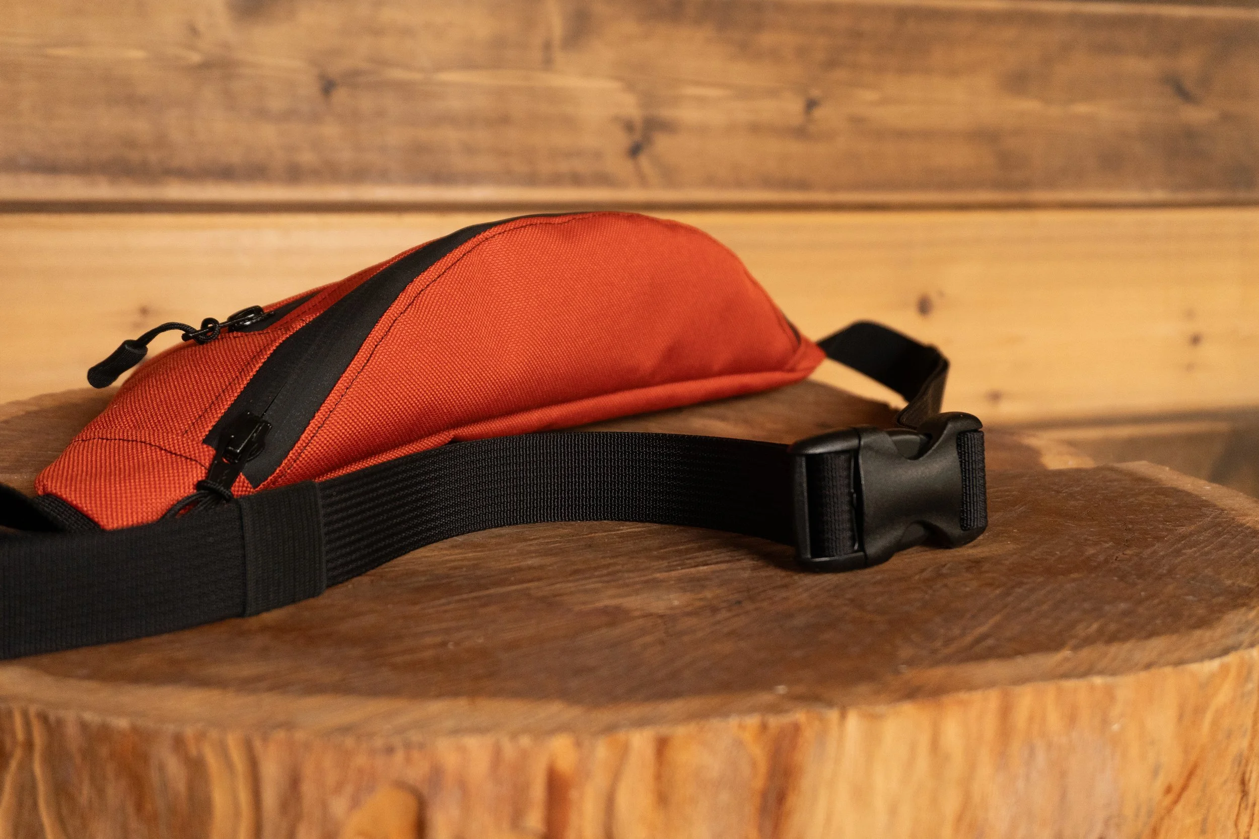 fannypack _rust buckle.jpg