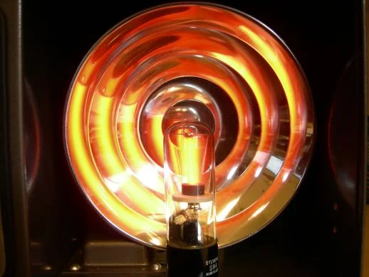 The Brain Wave Sychronizer Photic Stimulator in action