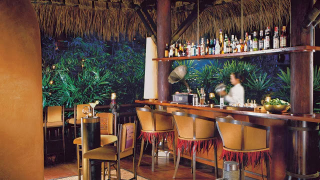 four+seasons+tented+-+bar.jpg