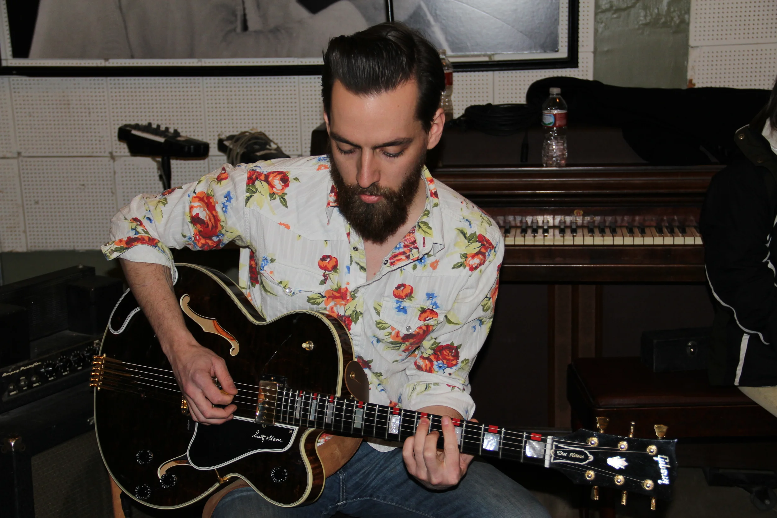 Matt Ross-Spang playing Scotty's custom Gibson!