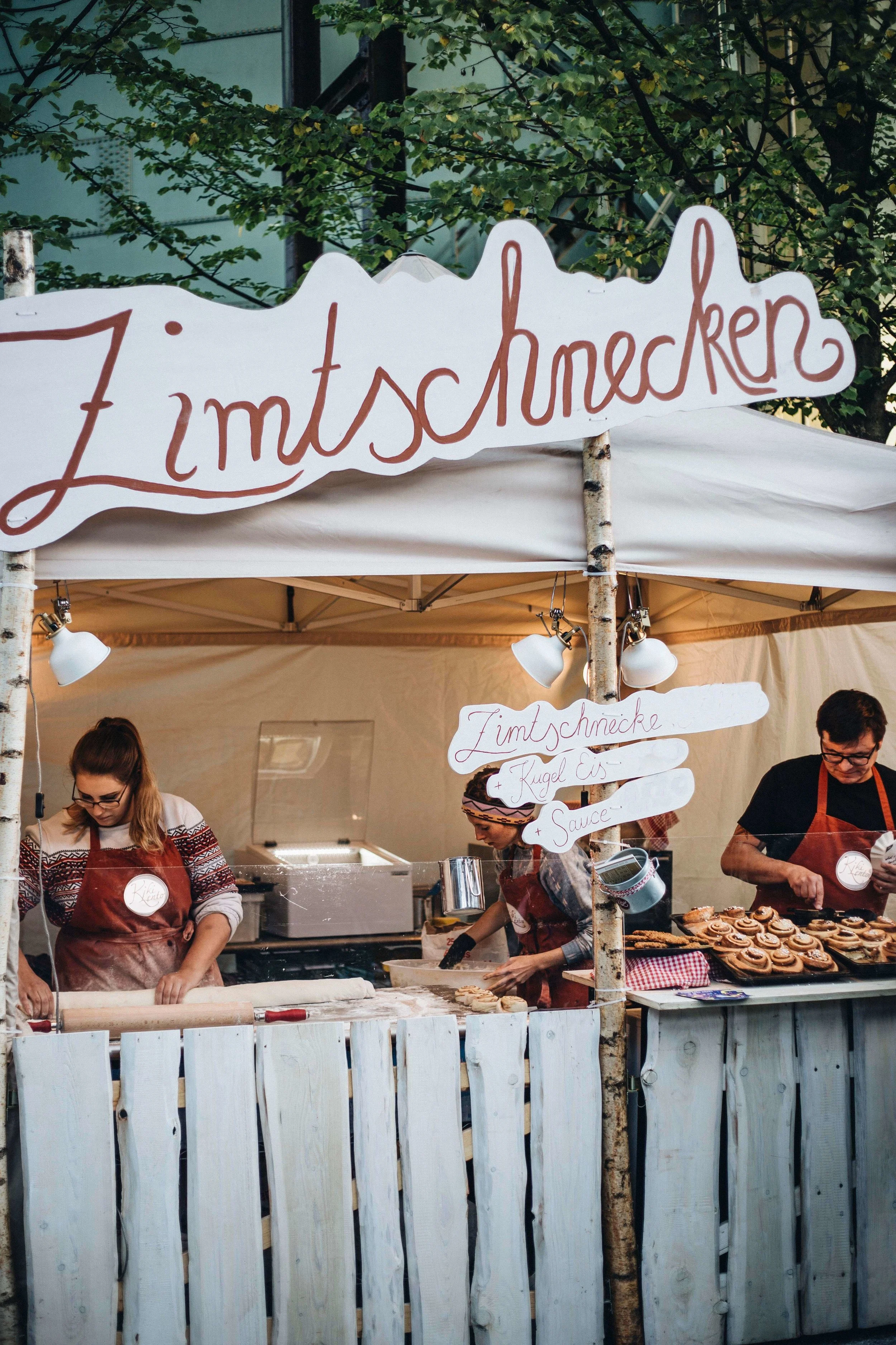 Zimtschnecken-Foodstand-Dessert