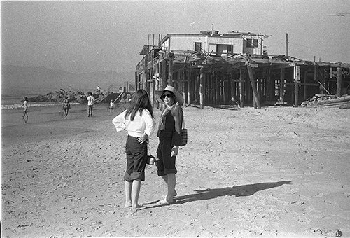 15-Venice-POP-pier-Olivier-and-Bonnie-1975.jpg