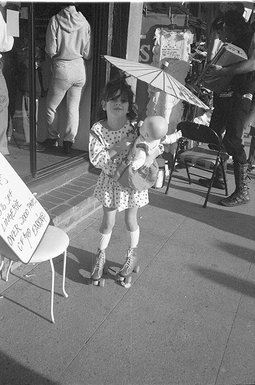 781-Venice-Girl-onskates-Parasol-doll.jpg