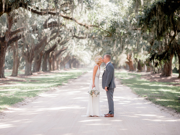 13boonehallplantationcharlestonweddingphotography.jpg