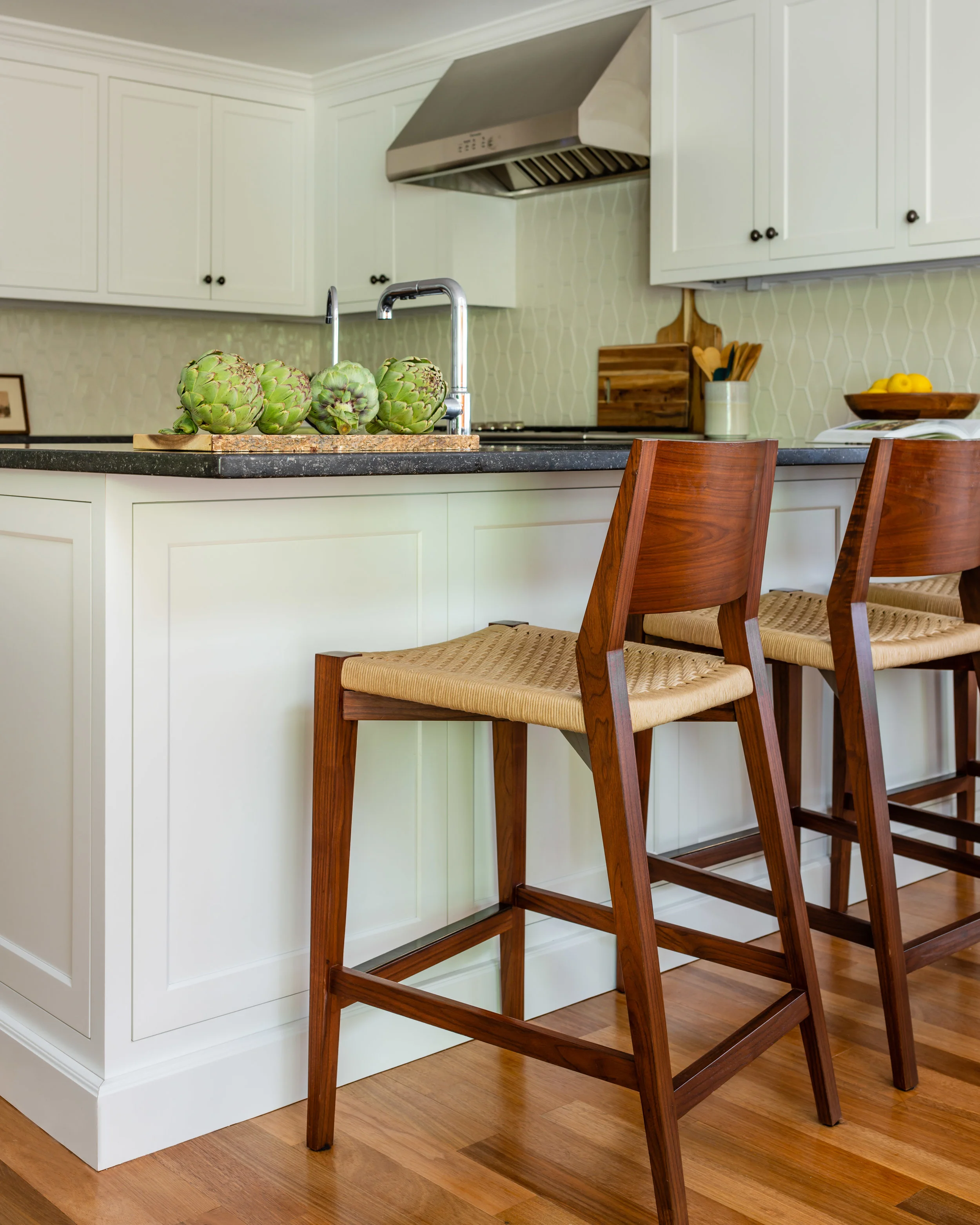 PinneyDesigns Chestnut Hill kitchen-2-3edit.jpg