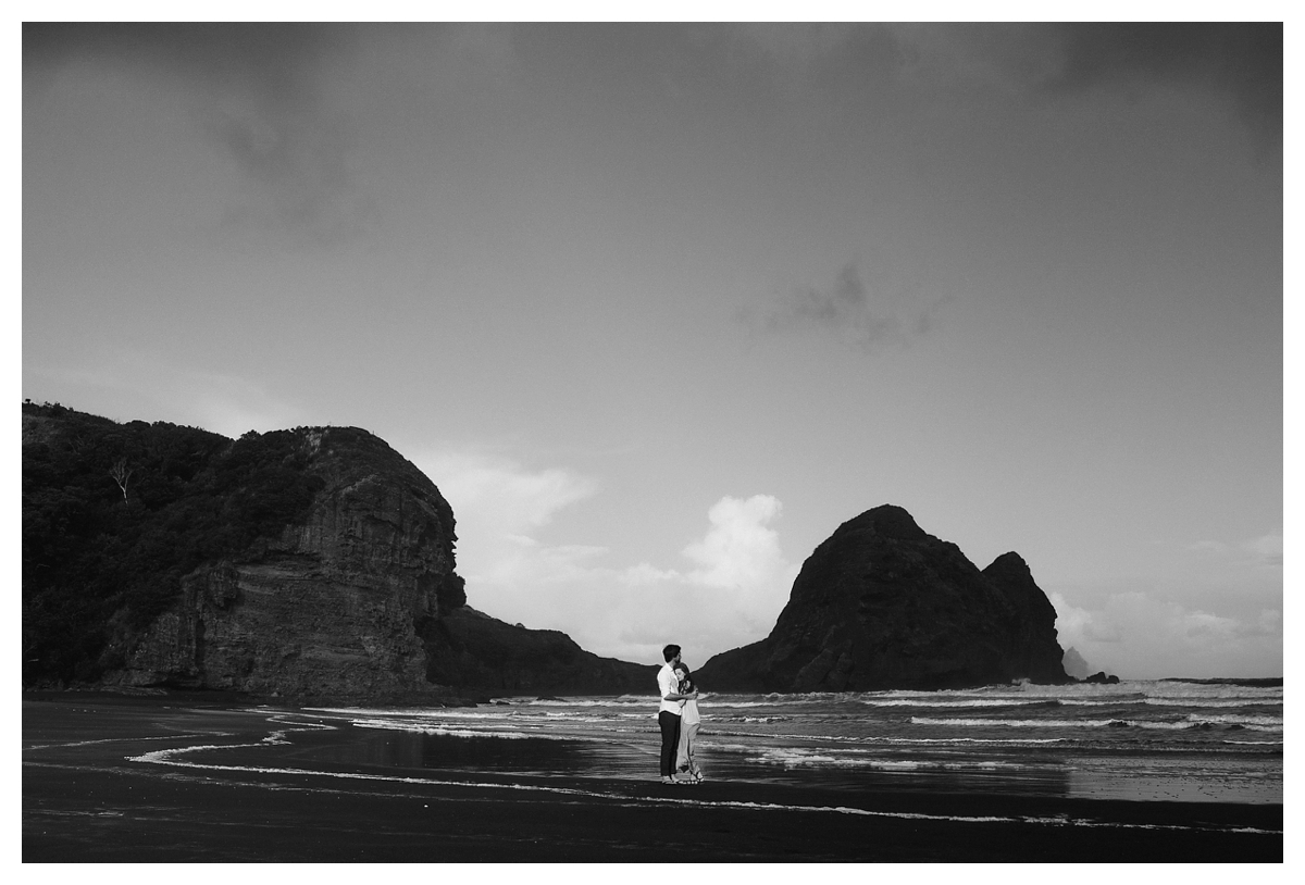 piha-auckland-honeymoon-couple_0019.jpg