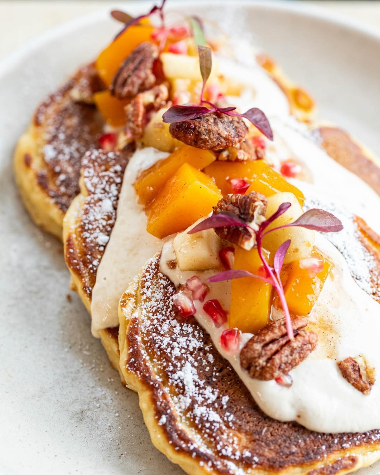 The delicious new autumnal menu from @starfishandcafe - chai pumpkin pancakes with candied pecans, autumn eggs with maple chilli squash, and a hearty Blood Mary for those brave enough 🍁⁠