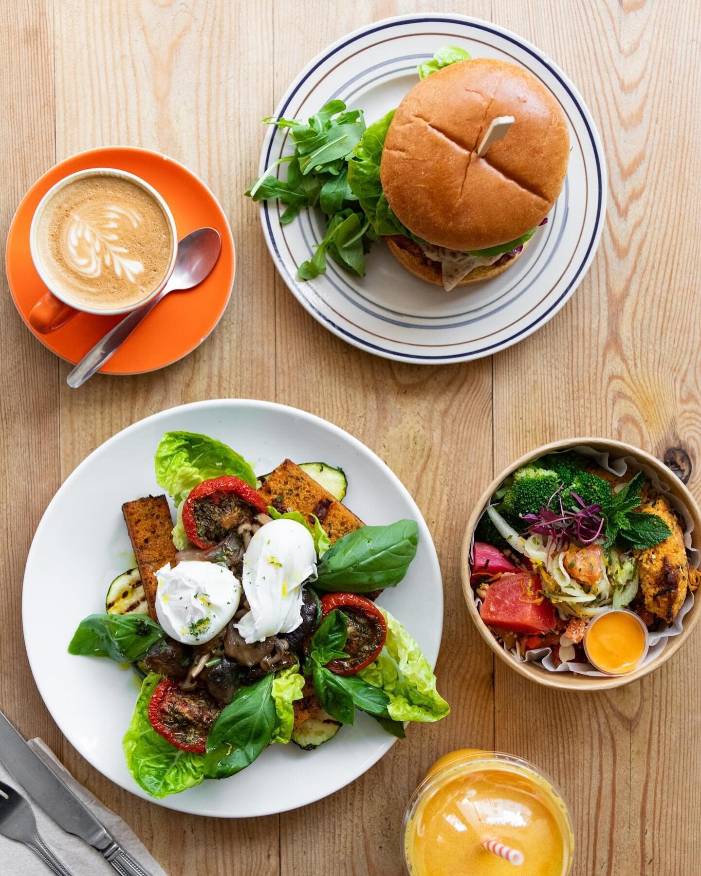 Another absolute delight of Kemptown Village, lovely Fran and her team at @eggandspoon1 serve up hearty brunches, delicious homemade bakes, and the most incredible fish finger sandwich that might just be Brighton's best kept secret 🫢⁠
⁠
Well worth a