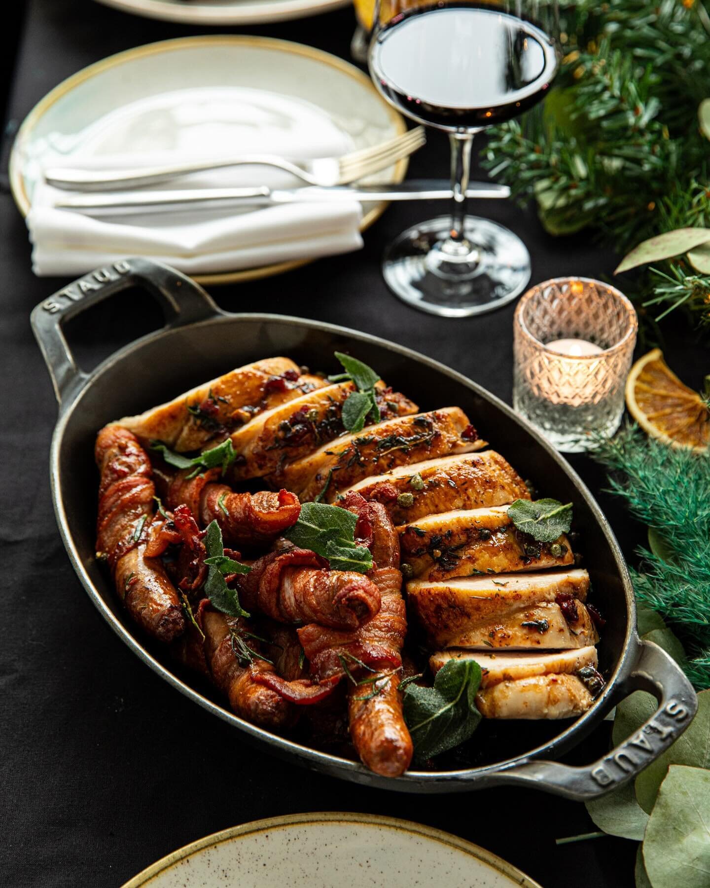 Christmas at @thecoalshed is bound to satisfy those cravings for a festive meat feast. An indulgent sharing menu of quality cuts, featuring glazed turkey crown in sage &amp; cranberry molasses w Merguez pigs in blankets 🍷✨️⁠

@blackrock_restaurants⁠