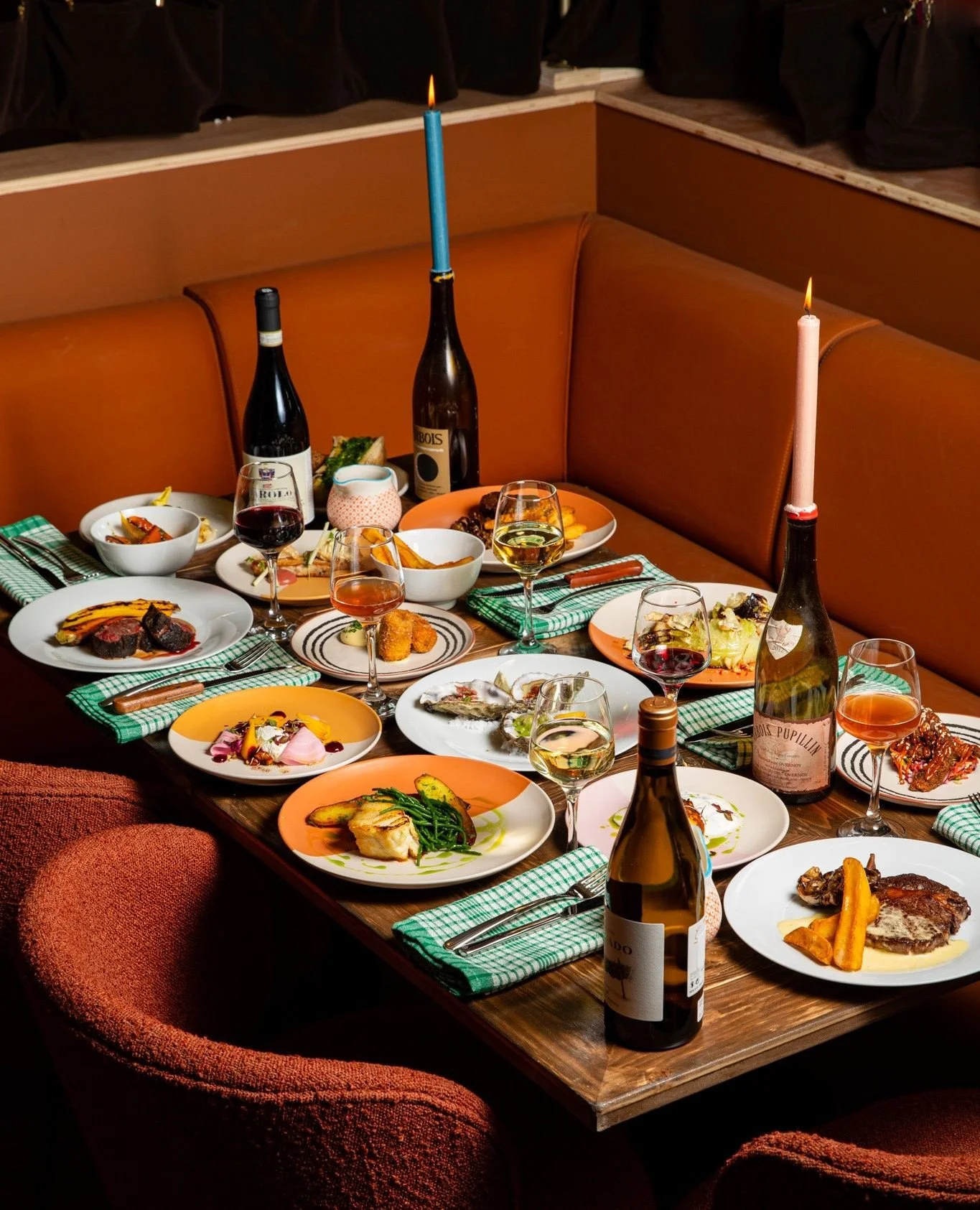 Farmyard has always been a favourite in St Leonards, so it was a real treat to photograph their second home @farmyardatthefeast in Chichester. ⁠
⁠
Set above @theghostatthefeastchi, it carries the same spirit of natural wines, seasonal plates, and a f