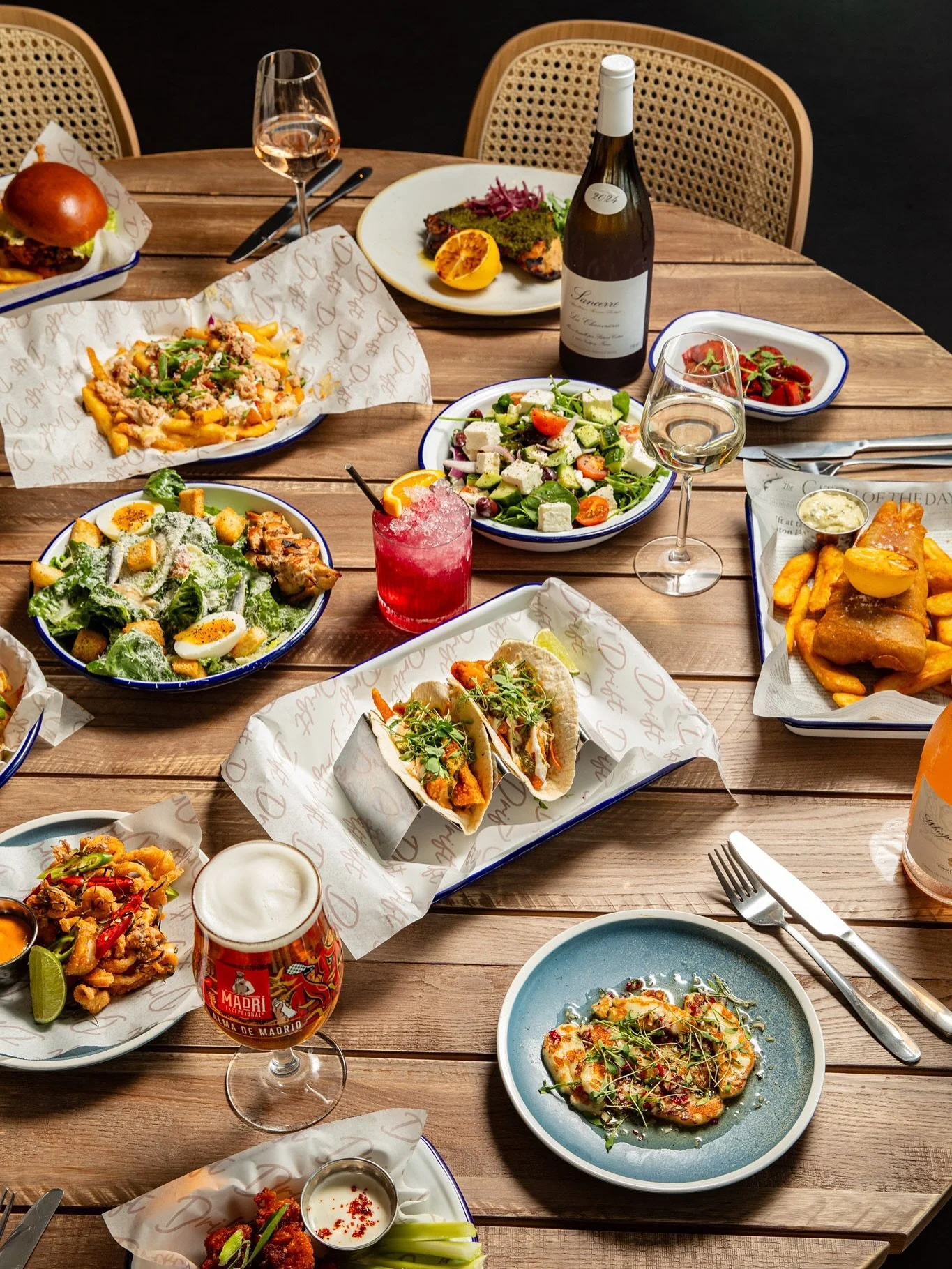 The incredible new menu at @driftbrighton in all its glory. From blackened fish tacos and crab fries to bold burgers and mezze made for sharing, every dish brings those laid-back, beachside vibes to the table 😎