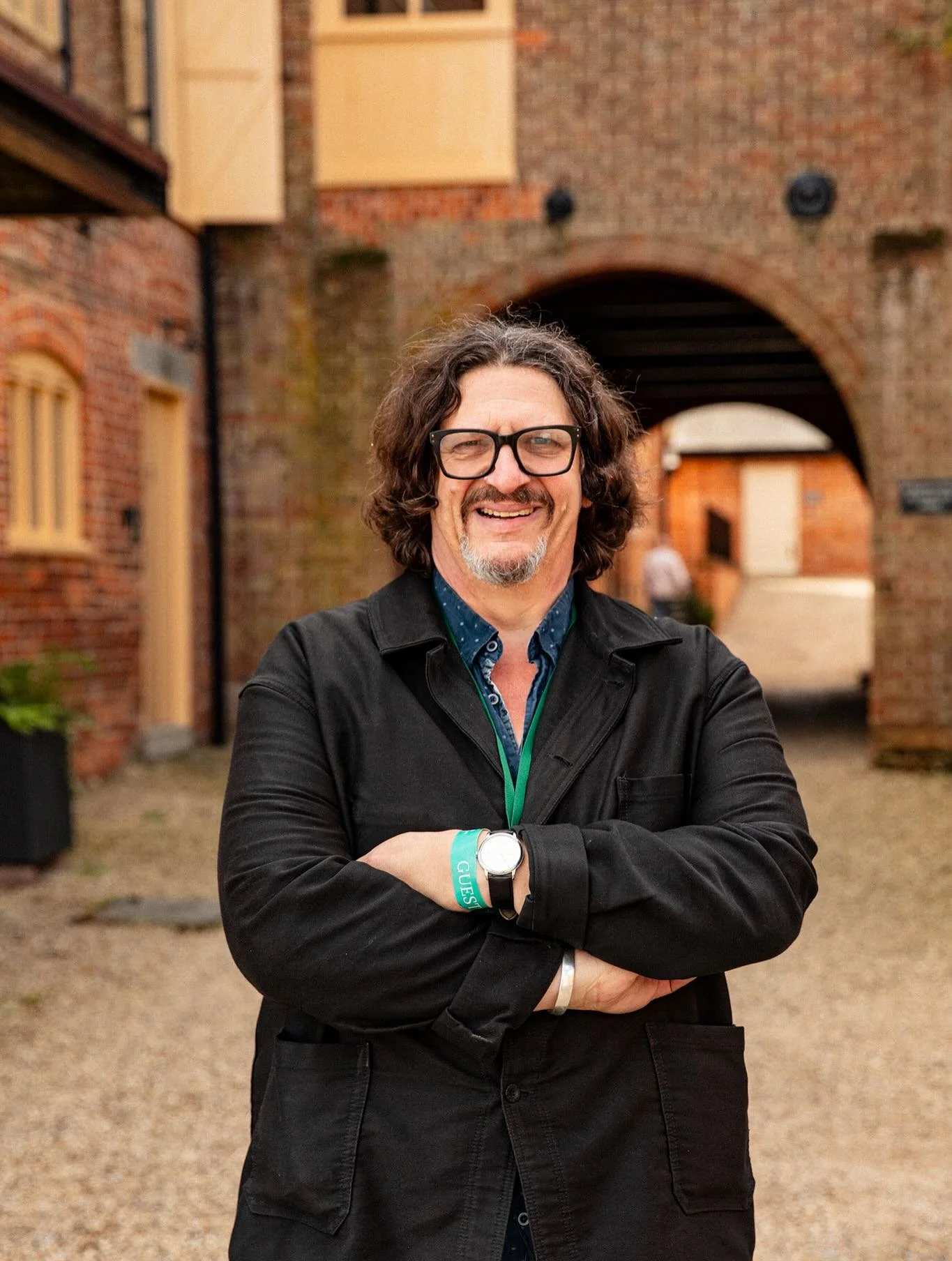 The people of @aldeburghfood ✨⁠
⁠
The heart and soul behind it all. From @jayrayner1&rsquo;s witty insights on stage to @lagomchef and @georgeegg cooking up creative chaos, to @davelgwall rolling pasta with the crowd, and legends like @chefcorrigan, 
