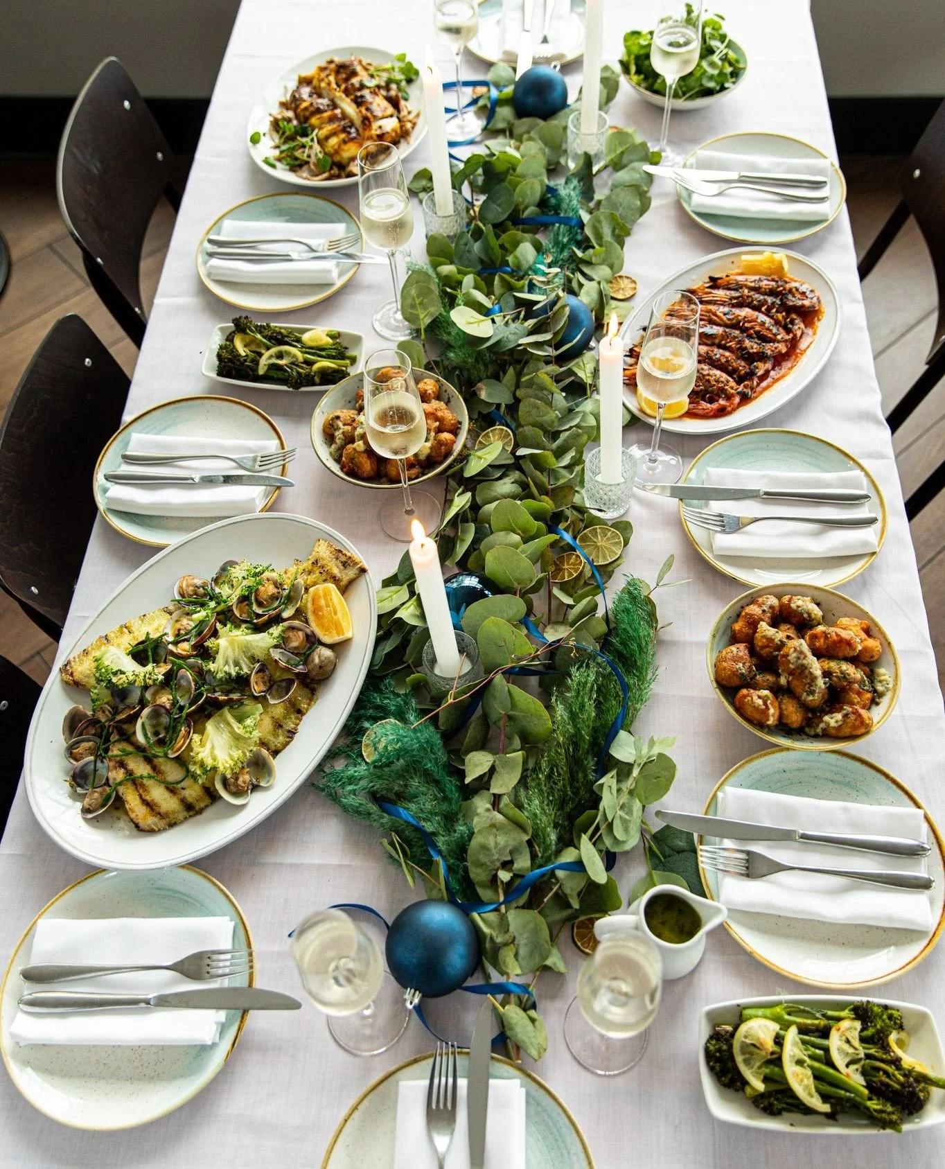 Merry Christmas to you and yours 🎄⁠
⁠
Hope it&rsquo;s full of good company, festive cheer and plenty of feasting - ideally as good as this @thesaltroombrighton seafood spread.⁠
⁠
See you in the 2026!