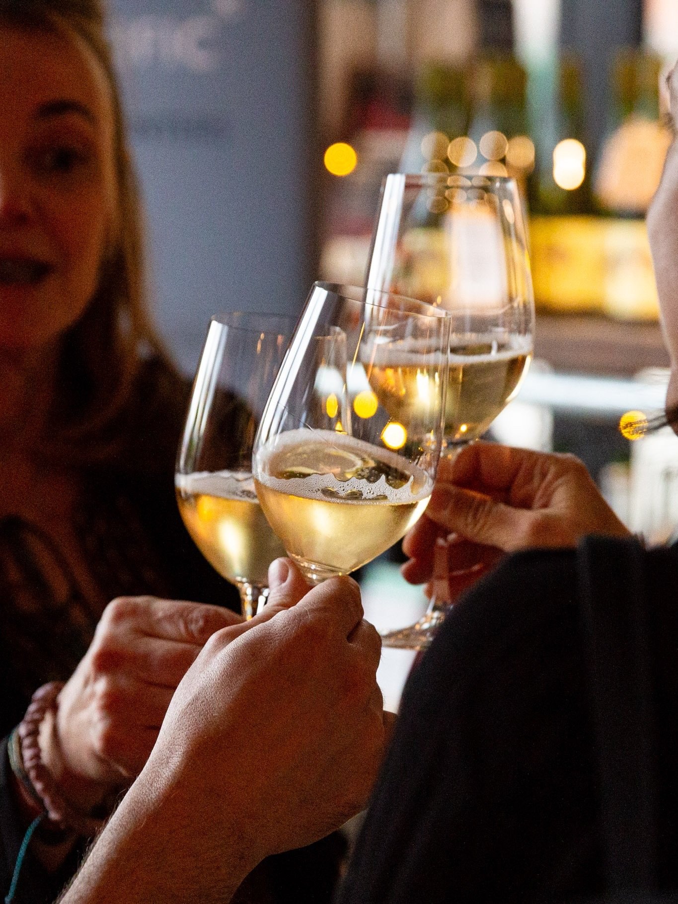 What better place to celebrate the 2026 @decanterawards than @vagabondurbanwinery? A thrill to capture the judges letting their hair down (and lack of, according to @shivanitomar 😂) enjoying even more wine in the midst of an intense week of tasting?