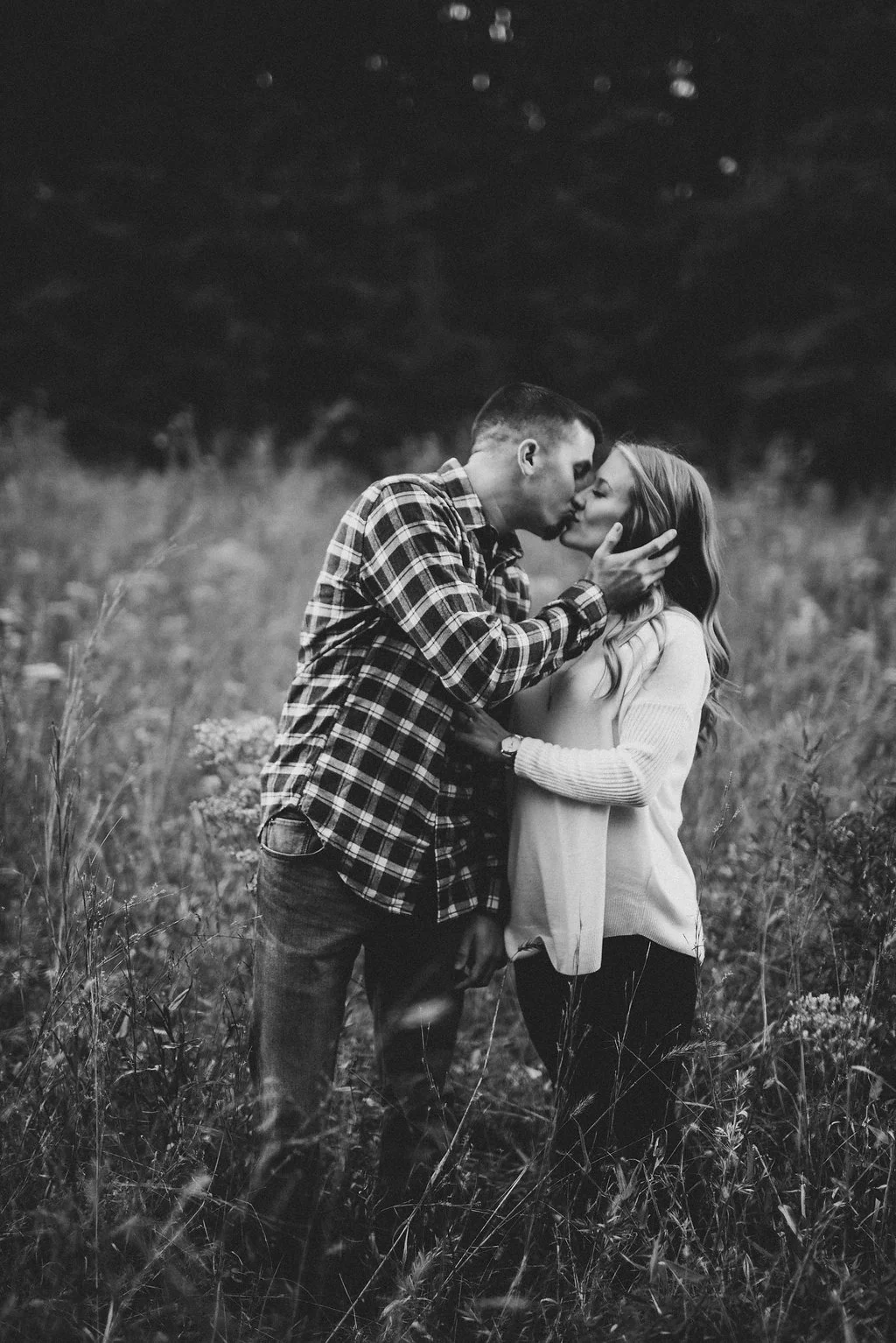 engagement-kiss.jpg
