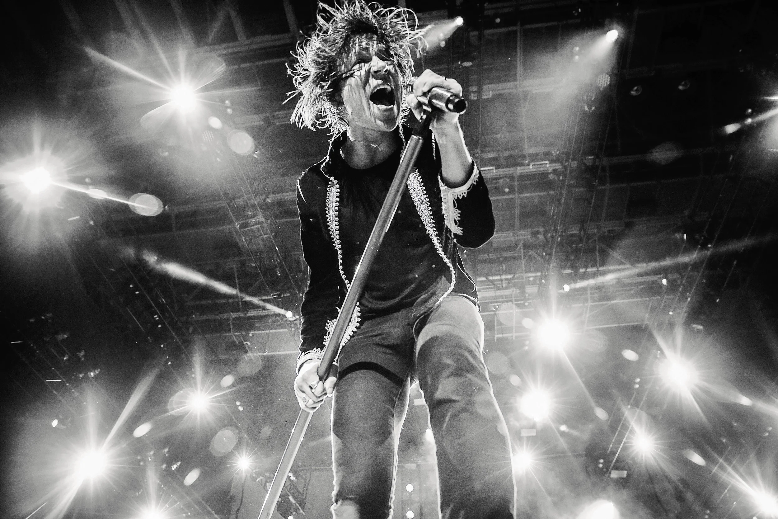 CageElephant_Schoen_0031 BW.jpg