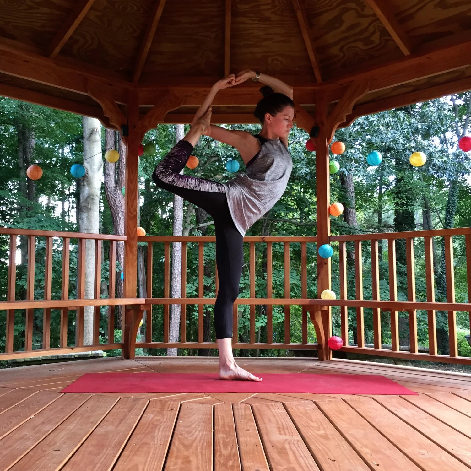 4 Reasons Runners Need to Do Yoga