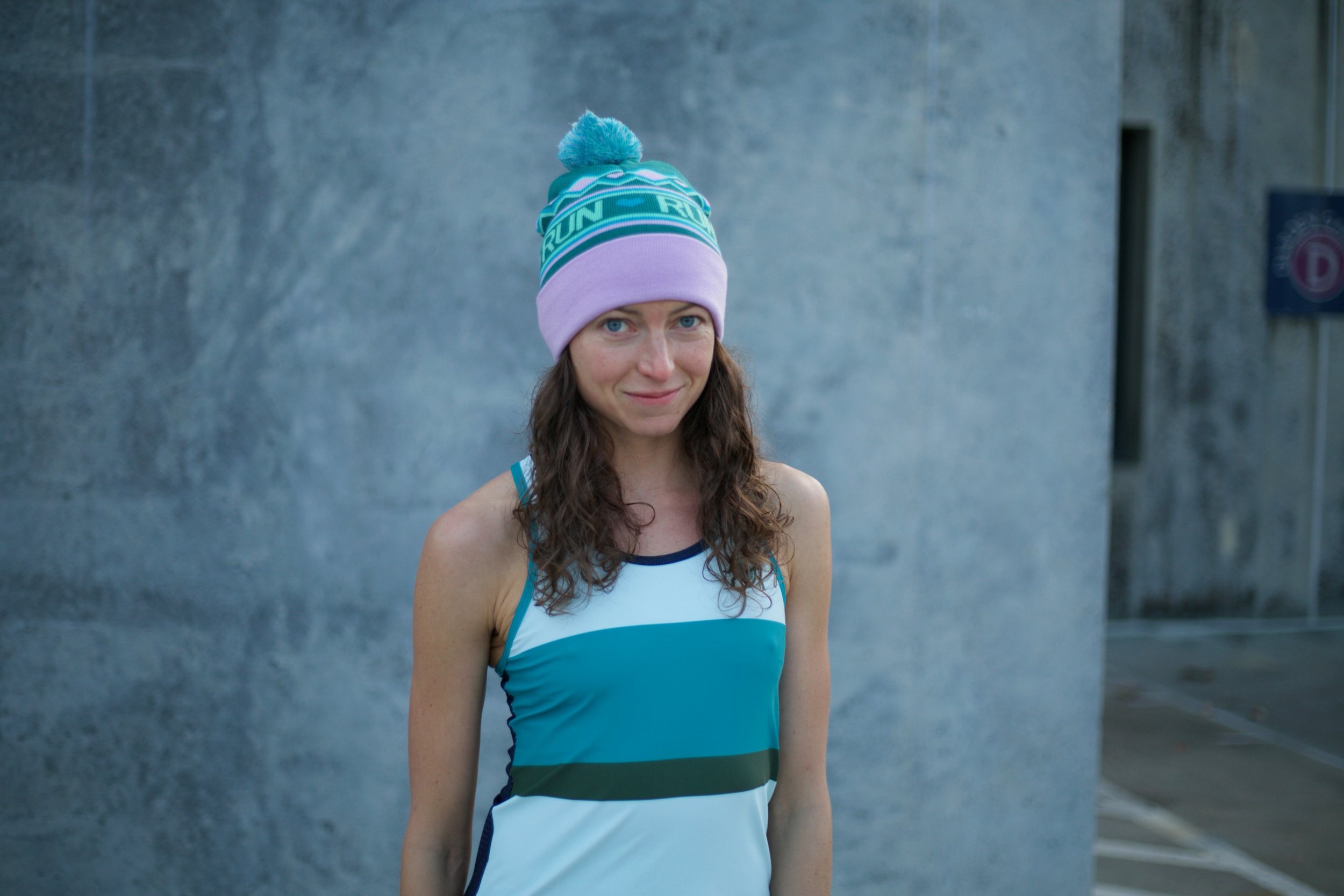 Run Pom Beanie (emerald+lavender 
