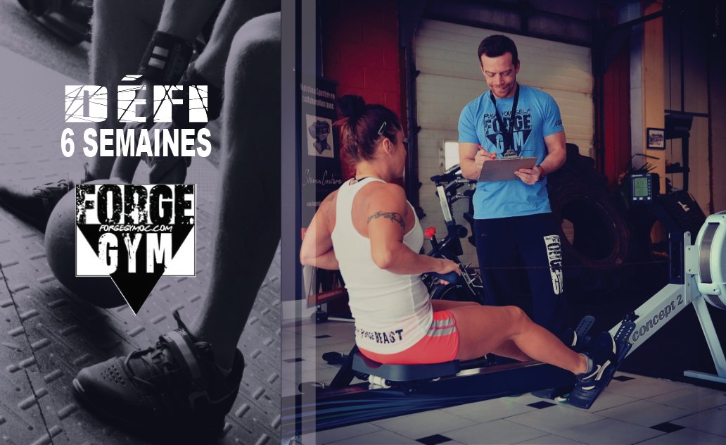 Un entraîneur donne des instructions à une femme assise sur un rameur en salle de sport.