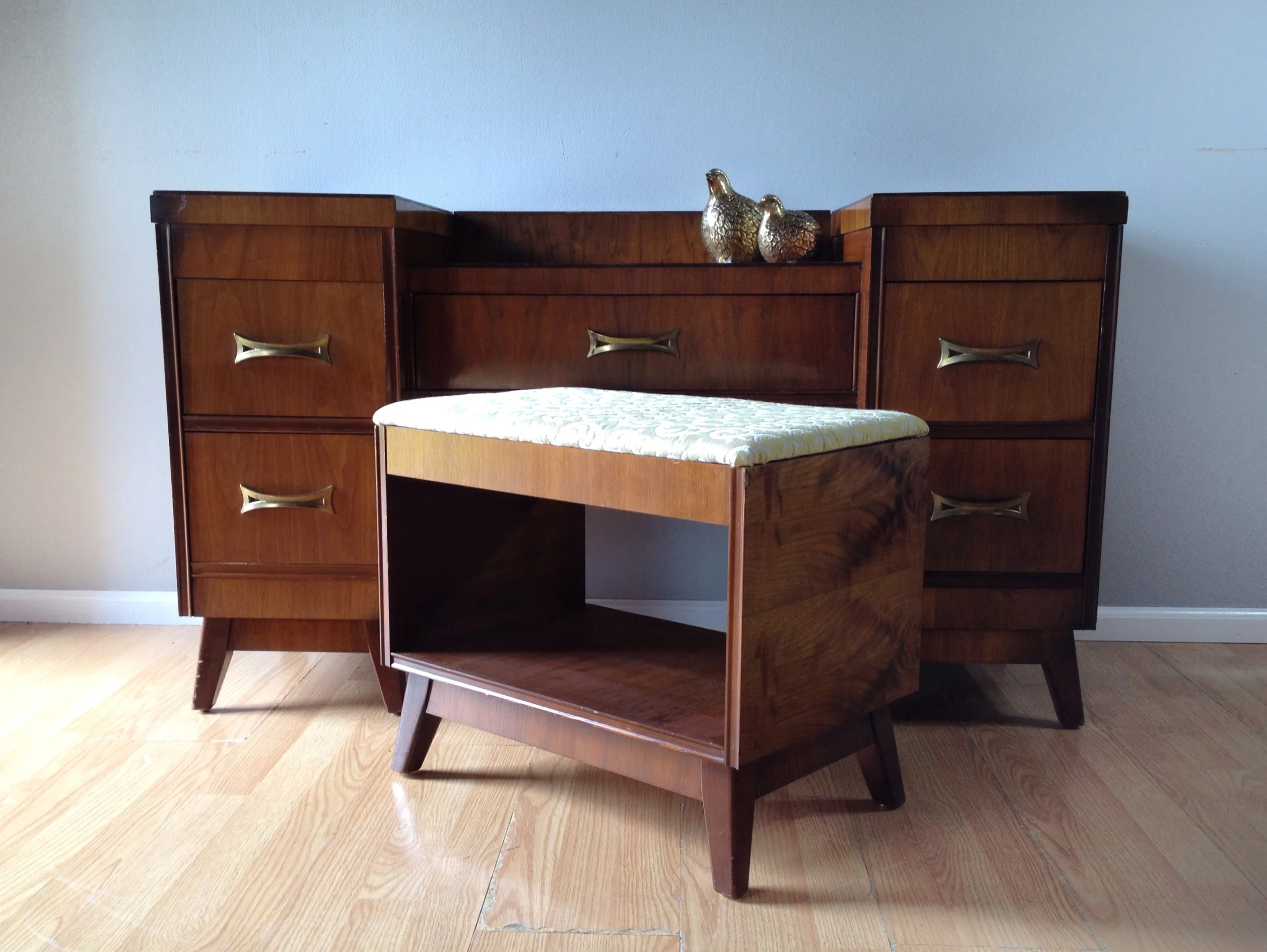 vintage 1940's vanity & bench.