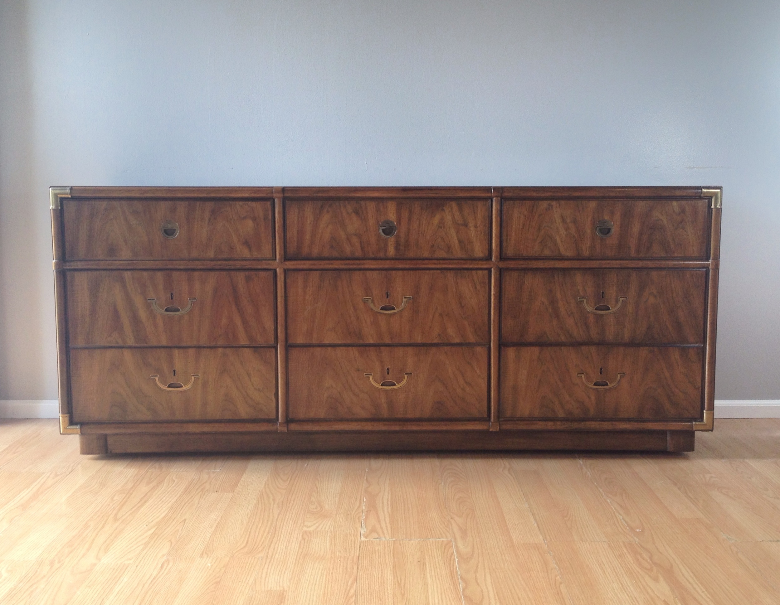 vintage Drexel campaign dresser & mirror.